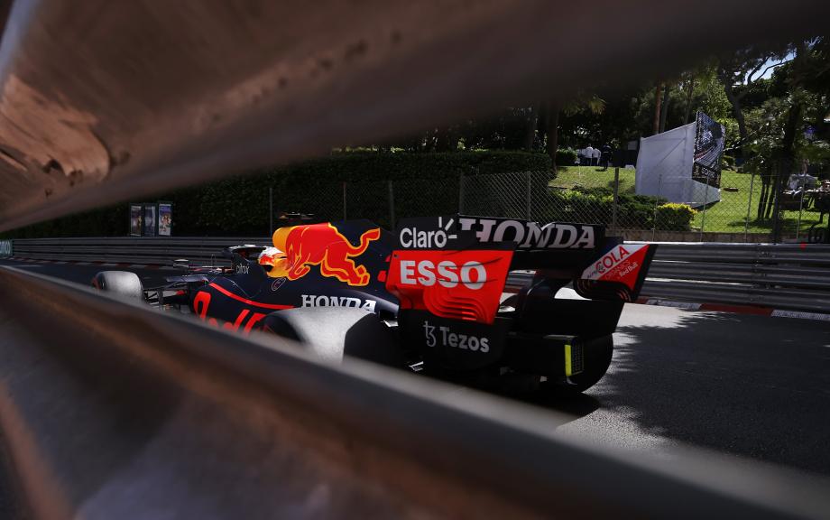 红牛二队翻盘索伯车队，塞恩斯带队取胜