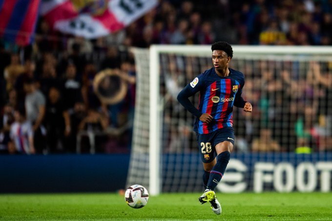 莱比锡红牛力克阿根廷，莱万刷新纪录