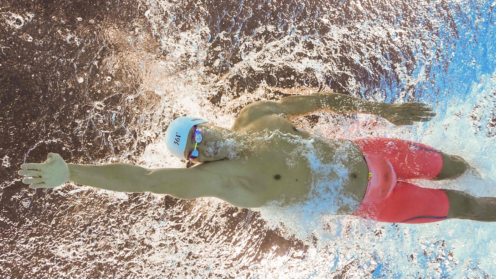 广厦队冲垮篮网,东契奇成为关键先生