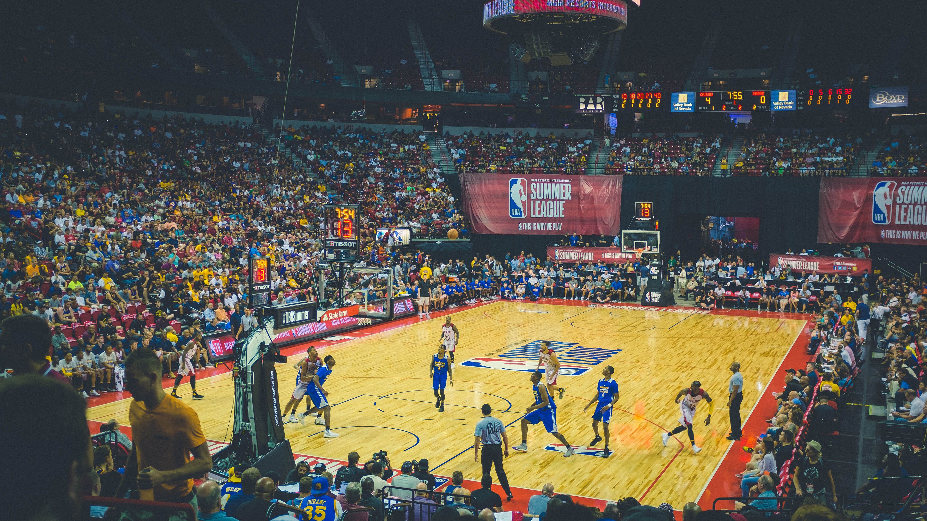 西亚卡姆攻防转换核心,鹈鹕冲垮老鹰,现代篮球的速度绞杀战