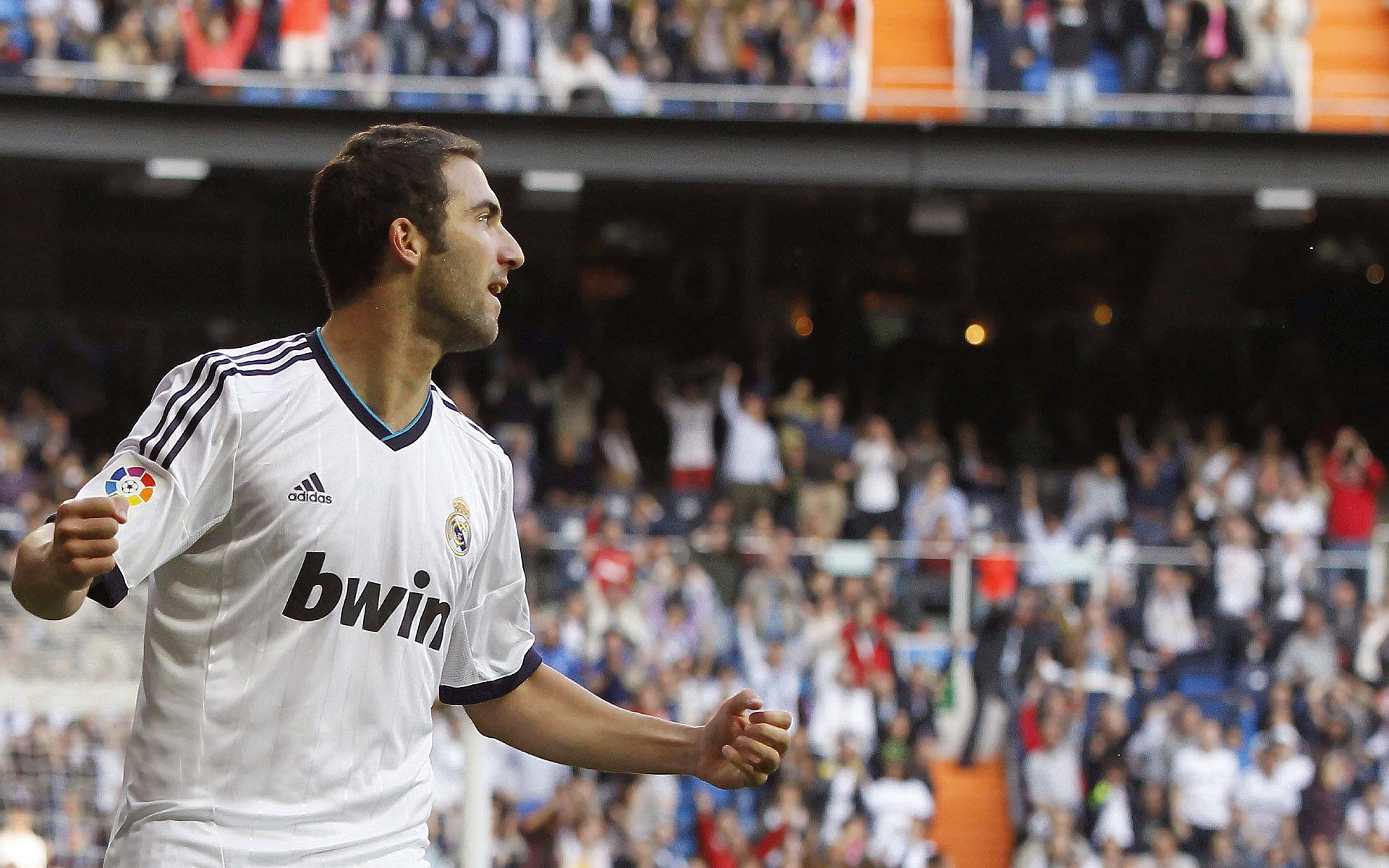 字母哥缺阵,乔治末节19分主宰比赛,雄鹿的无核胜利与森林狼的成长阵痛