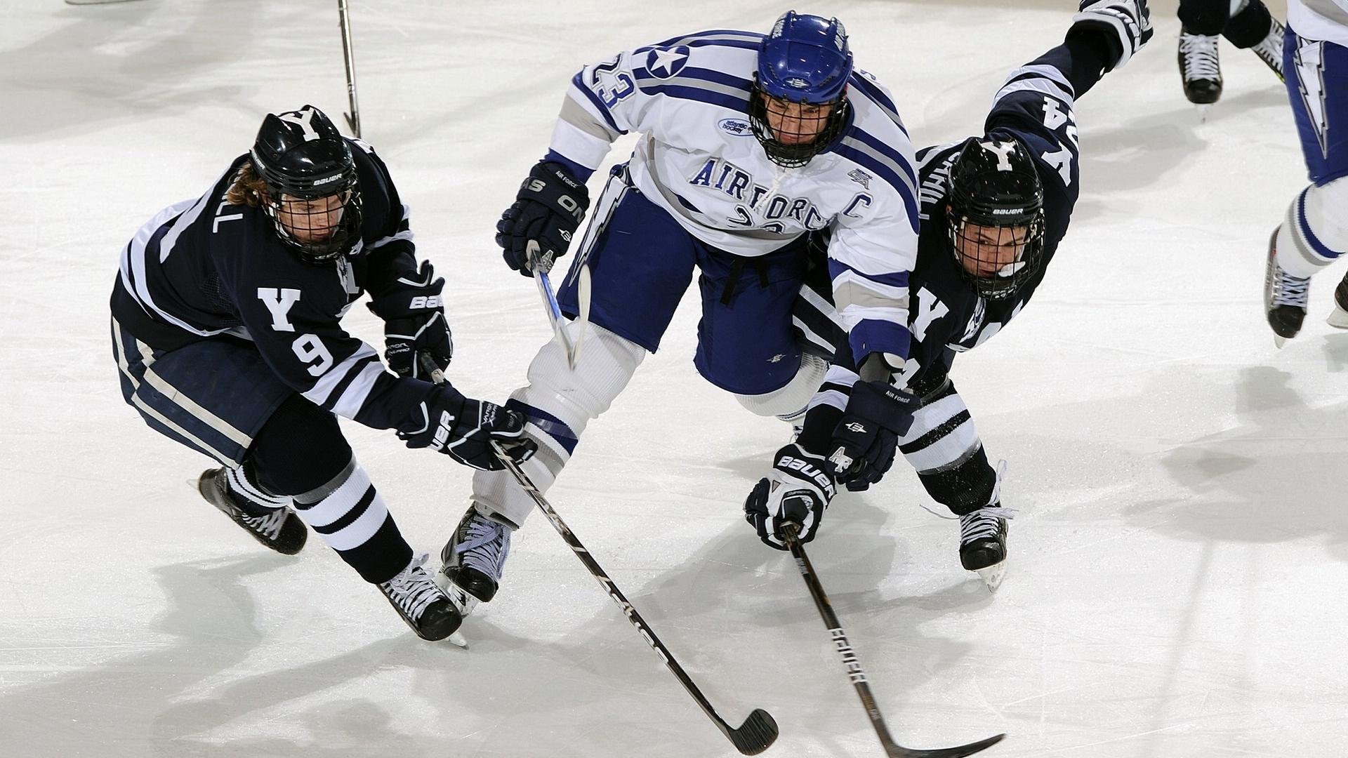 东决硝烟与巴格达奇迹，当篮球与足球在平行时空共振